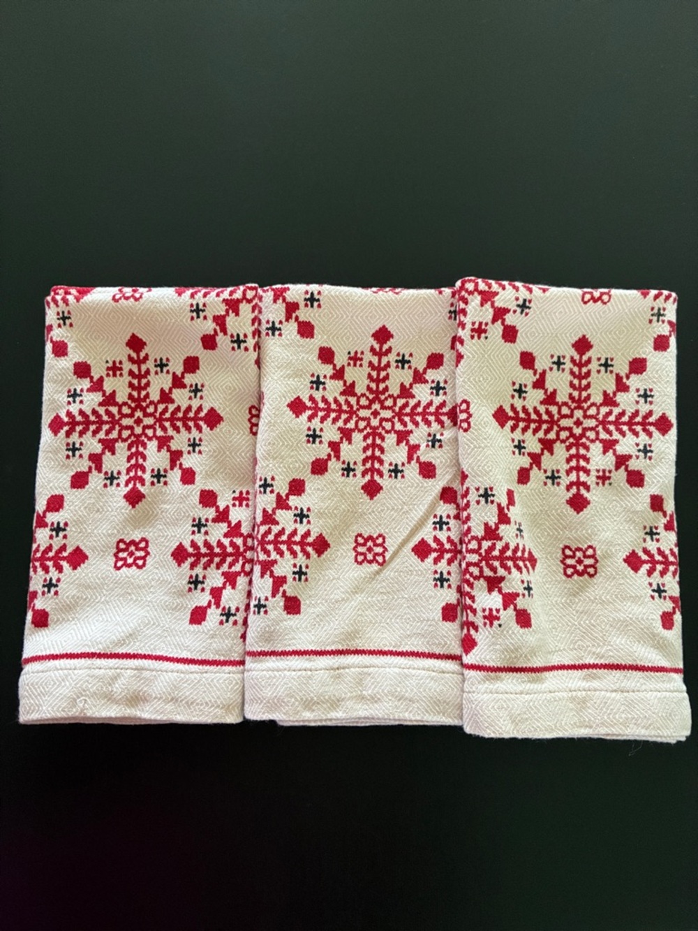 Tag Cream & Red Diamond Weave Snowflakes 100% Cotton Napkins